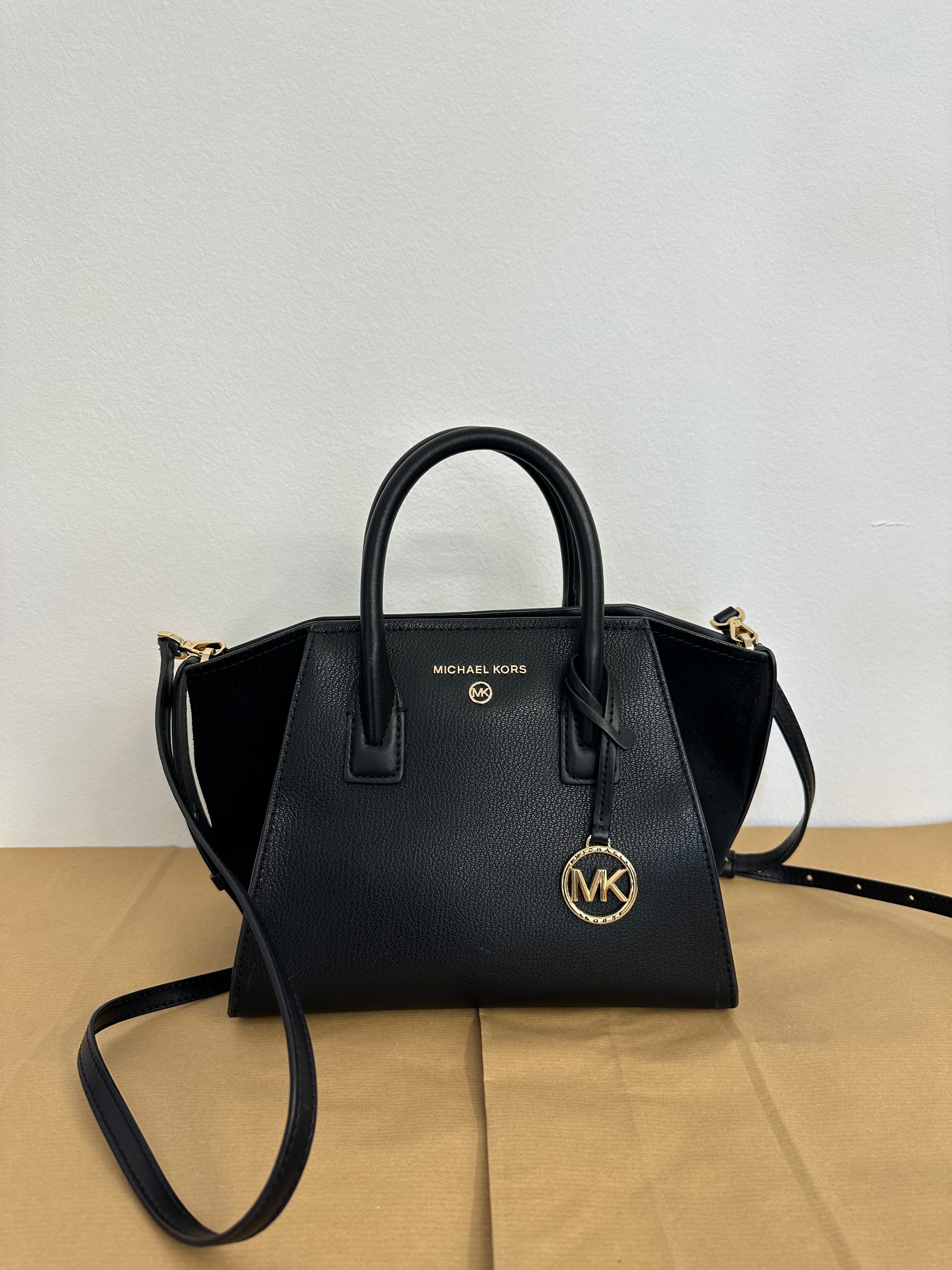 Borsa Michael Kors Nera in Pelle con Logo Oro